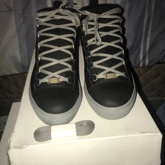 Balenciaga Sneakers (Authentic) - Picture 2 of 3
